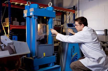 labratory آزمایشگاه کنترل کیفیت بلوک سیمانی سبک لیپر و چگونگی آن